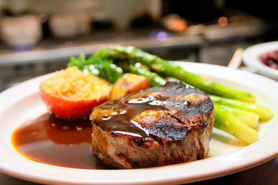 Aged beef with asparagus
